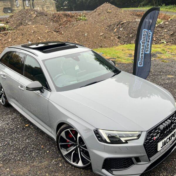 WIN THIS AUDI RS4 OR £30K CASH ON CHRISTMAS DAY! - Image 4